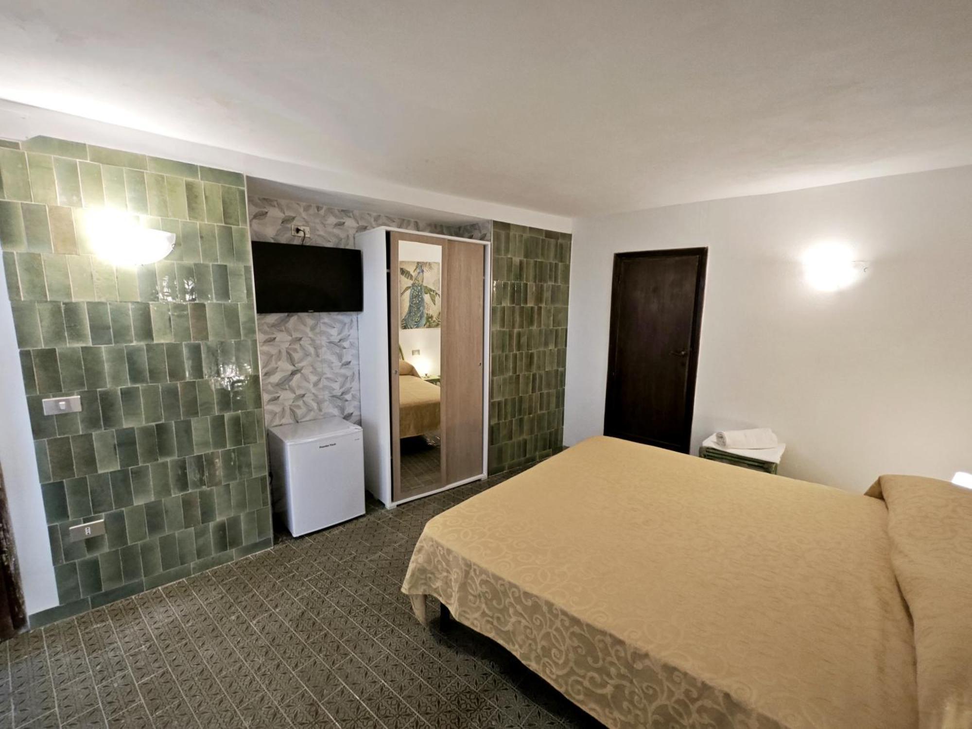 Hotel Golfo Azzurro Capoliveri  Bagian luar foto